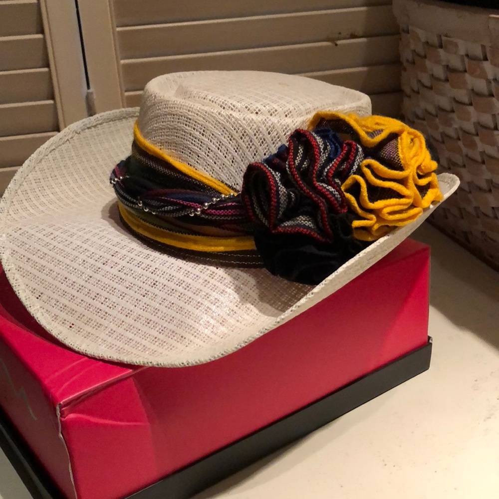 Ladies straw hat